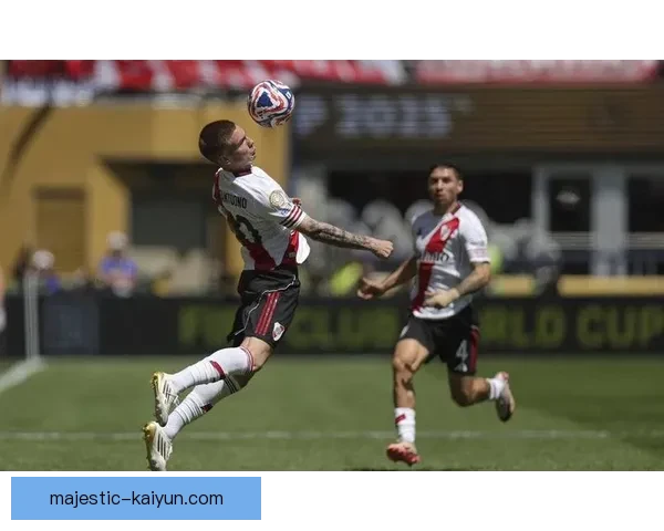 格鲁吉亚主帅萨尼奥尔带领球队近期状态回暖，备受关注