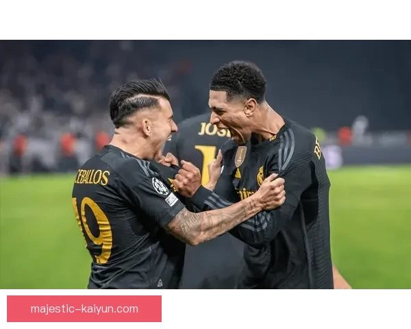 阿拉巴不断提升多位置能力，备受关注的表现引人期待